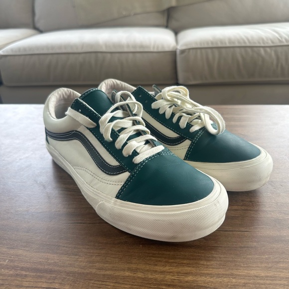 Rare Vans VAULT 10.5, Like New!! - Picture 2 of 4